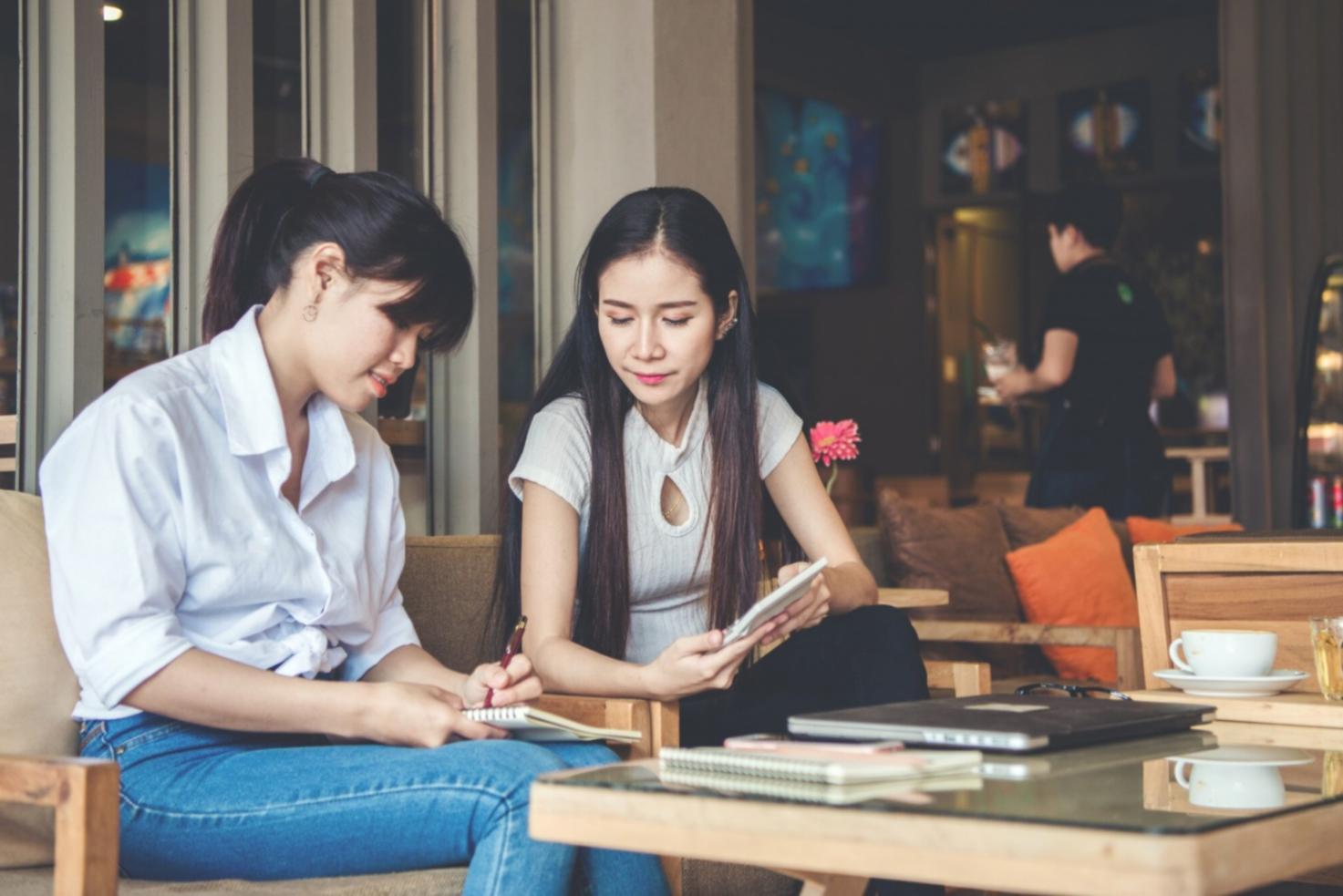 Interaktive Online-Lernsitzung mit Finanzexperten